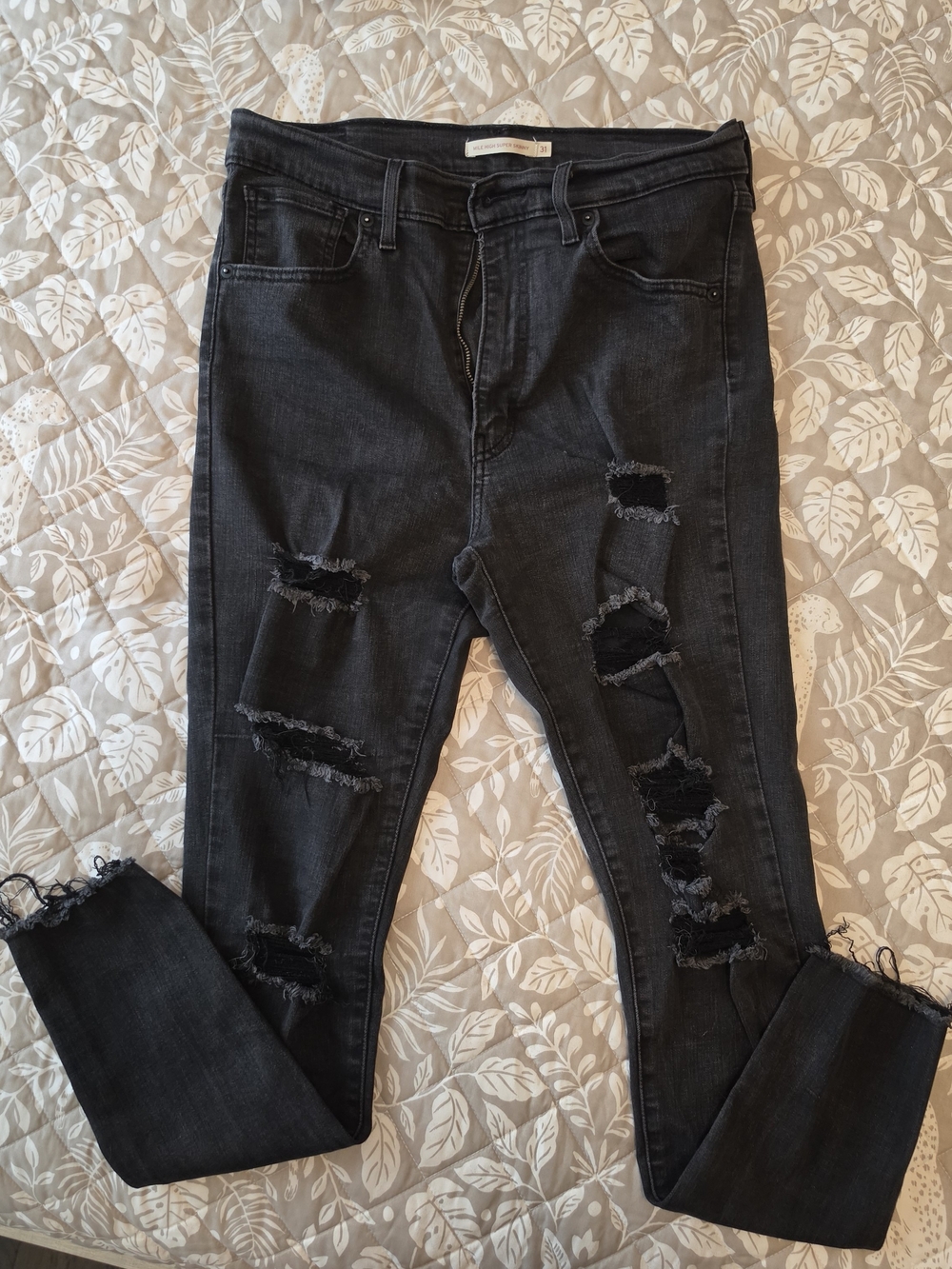 Levi's Mile High Super Skinny Jeans Size 31 Black Distressed Ripped Raw Hem